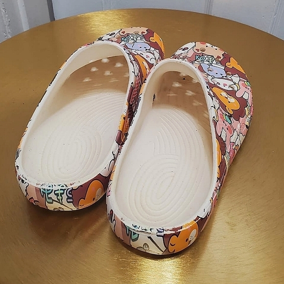 Women's Classic Cartoon Character Printed Clogs Size 8 🌴 - Picture 7 of 7